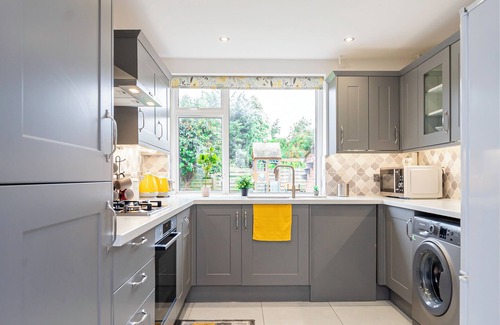 Bray on Thames House | Stunning Place near Windsor & Heathrow, 3BR House