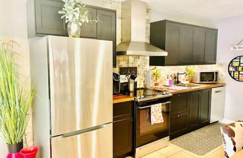 Wellington House | Stunning Pool Cottage in heart of Wellington and the Polo Grounds WEF2024