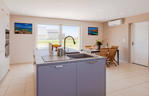 Bretteville-sur-Ay House | Stunning private villa for 4 guests with WIFI, TV, terrace and parking