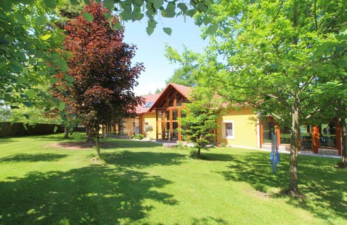 Zimutice House | Stunning private villa with private pool, WIFI, TV, patio, pets allowed, panoramic view and park.
