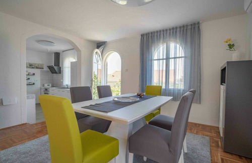 Klenovica House | Stunning private villa for 10 guests with WIFI, A/C, private pool, TV, terrace and parking