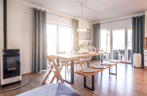 Frymburk House | Stunning private villa for 5 guests with WIFI, TV, terrace, pets allowed and parking