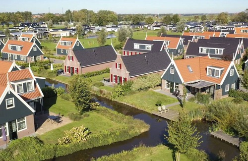 West-Graftdijk House | Stunning private villa for 6 people with WIFI, TV, terrace and parking