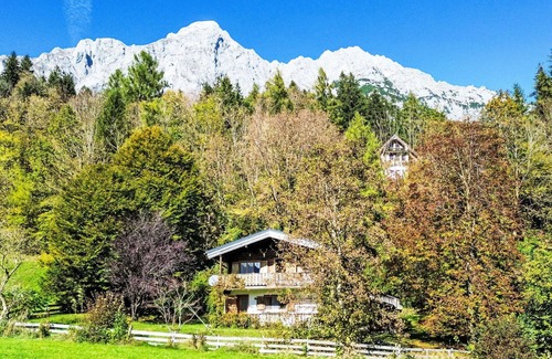 Sankt Martin am Grimming House | Stunning private villa for 4 guests with TV, patio, panoramic view and parking
