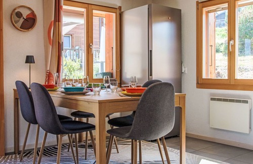 Nendaz House | Stunning private villa for 6 guests with WIFI, TV, terrace and parking