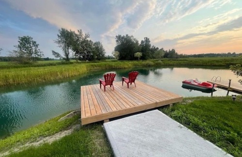 Severn Cottage | Stunning Private Cottage with beautiful Pond On 20 Acre Property