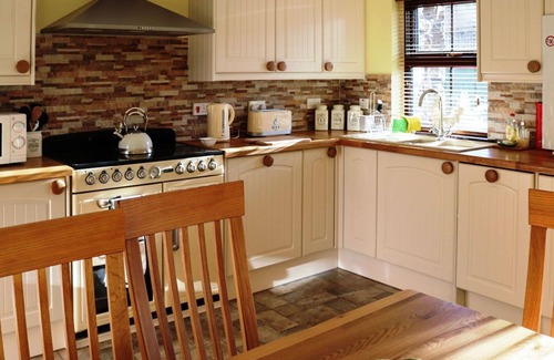 Uig House | Stunning private villa for 6 people with WIFI, TV and parking
