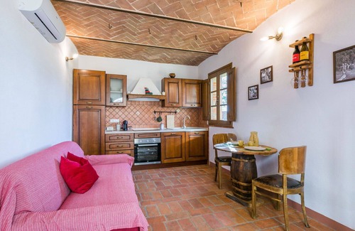 Montescudaio House | Stunning private villa for 3 people with WIFI, A/C, patio, panoramic view and parking