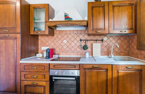 Montescudaio House | Stunning private villa for 3 people with WIFI, A/C, patio, panoramic view and parking
