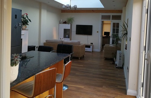 Skelmersdale House | Stunning Private lodge in old farm house with acre of open land! WIFI AVAILABLE