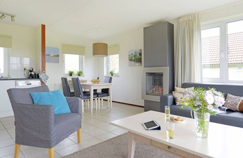 Municipality of Emmen House | Stunning private villa for 4 guests with pool, WIFI, TV, terrace and parking