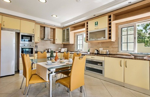 Pata de Cima Villa | Stunning private villa with private pool, A/C, WIFI, TV, terrace, panoramic view and parking