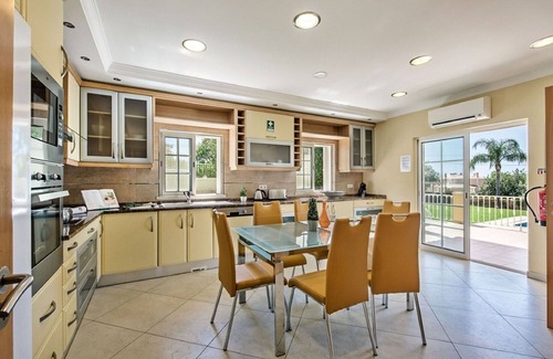 Pata de Cima Villa | Stunning private villa with private pool, A/C, WIFI, TV, terrace, panoramic view and parking