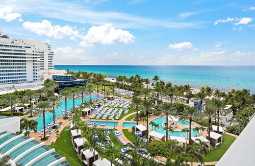 Mid Beach Condo | Stunning Private Studio at Fontainebleau Tresor - 802