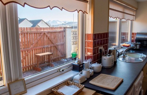 Achachork House | Stunning private villa for 2 people with WIFI, TV, pets allowed and parking