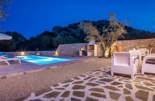Kalathos Villa | Stunning private villa for 4 people with A/C, WIFI, private pool, TV, panoramic view and parking