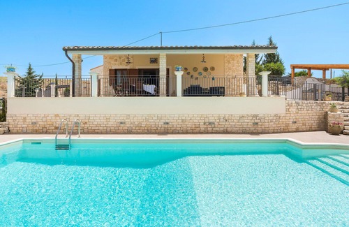 Montallegro Villa | Stunning private villa for 6 people with private pool, A/C, WIFI, terrace and parking