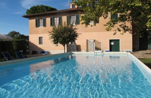 San Miniato House | Stunning private villa for 33 guests with WIFI, private pool, TV, patio and pets allowed