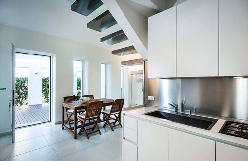 Torregrotta Villa | Stunning private villa for 5 people with WIFI, A/C, hot tub, TV, terrace, panoramic view and par.