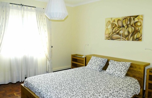 Torres Vedras House | Stunning private villa for 8 people with WIFI, private pool, TV, terrace, pets allowed and parking