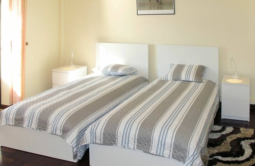 Torres Vedras House | Stunning private villa for 8 people with WIFI, private pool, TV, terrace, pets allowed and parking