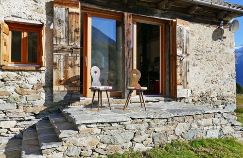 Acquarossa House | Stunning private villa for 4 people with WIFI, TV, terrace, pets allowed and parking