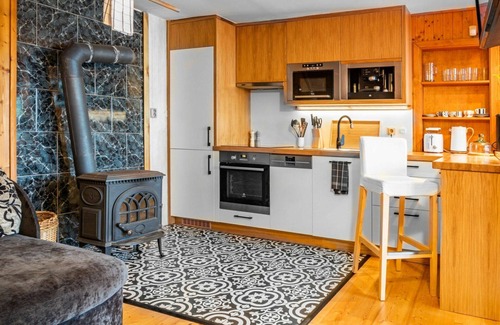 Zabovresky House | Stunning private villa for 5 guests with WIFI, TV and terrace