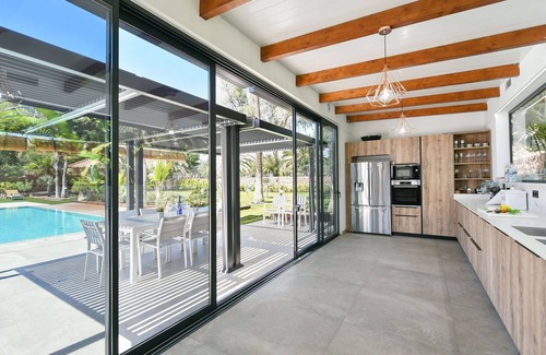 Campo Internacional Maspalomas Villa | Stunning private villa for 10 guests with private pool, A/C, WIFI, TV and patio