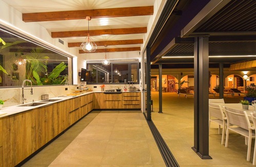 Campo Internacional Maspalomas Villa | Stunning private villa for 10 guests with private pool, A/C, WIFI, TV and patio