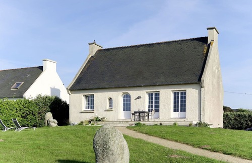 Berven House | Stunning private villa for 4 people with WIFI, TV, terrace, pets allowed and parking