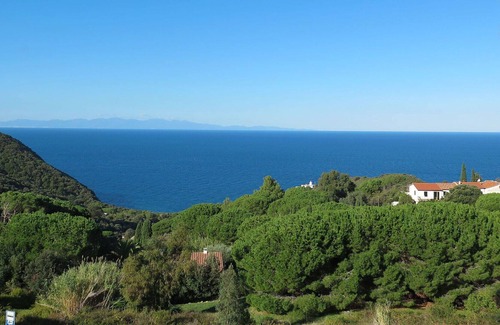Patresi House | Stunning private villa for 4 people with A/C, TV and terrace