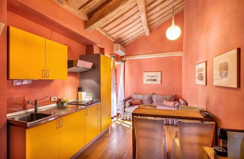 Camigliano Villa | Stunning private villa for 12 guests with A/C, private pool, WIFI, TV, terrace and parking