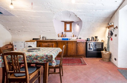 Roccabruna House | Stunning private villa for 4 people with WIFI, TV and patio