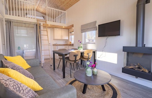 IJhorst House | Stunning private villa for 4 guests with pool, WIFI, TV, terrace and parking