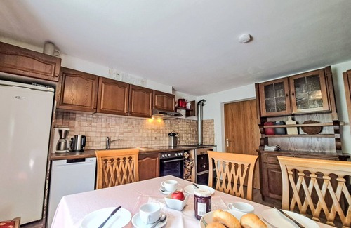 Finkenberg House | Stunning private villa for 15 people with TV, terrace, pets allowed and panoramic view