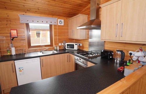 Kinross House | Stunning private villa for 6 people with WIFI, TV, balcony and pets allowed