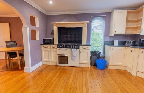 South Galson Villa | Stunning private villa for 10 guests with WIFI and TV