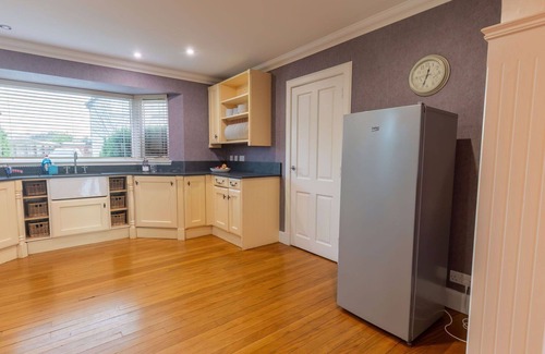 South Galson Villa | Stunning private villa for 10 guests with WIFI and TV