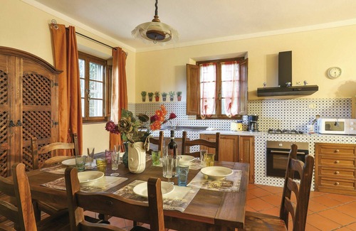 Castelvecchio Villa | Stunning private villa with WIFI, private pool, A/C, TV, terrace, pets allowed and parking