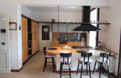 Castronno Villa | Stunning private villa for 10 guests with WIFI, A/C, TV, terrace and parking