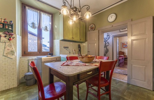 Pieve San Paolo Villa | Stunning private villa for 6 people with WIFI, hot tub, TV, balcony and panoramic view