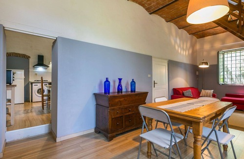 Lorenzana House | Stunning private villa for 8 guests with pool, WIFI, pets allowed and parking