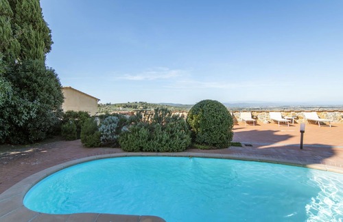 Lucignano House | Stunning private villa for 26 guests with private pool, hot tub, WIFI, A/C, TV, terrace and park.