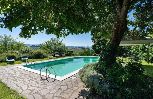 Vicchio Villa | Stunning private villa with WIFI, private pool, TV, patio, pets allowed and panoramic view
