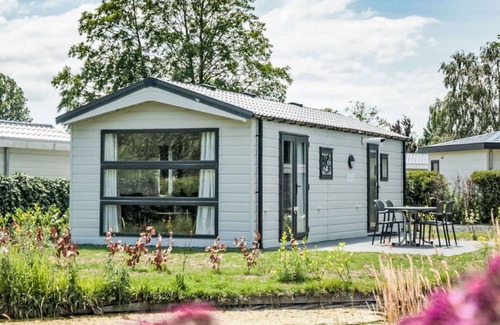 Dordtse Biesbosch House | Stunning private villa for 4 people with WIFI, pool, TV and terrace
