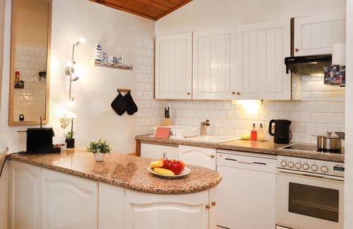 Bouveret House | Stunning private villa for 4 people with WIFI, TV, terrace, pets allowed and parking