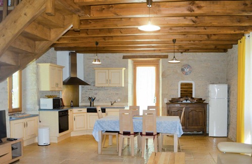 Pontcirq Villa | Stunning private villa for 6 people with private pool, WIFI, TV, terrace and pets allowed