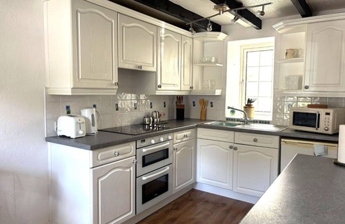 Pentewan House | Stunning private villa for 4 guests with WIFI