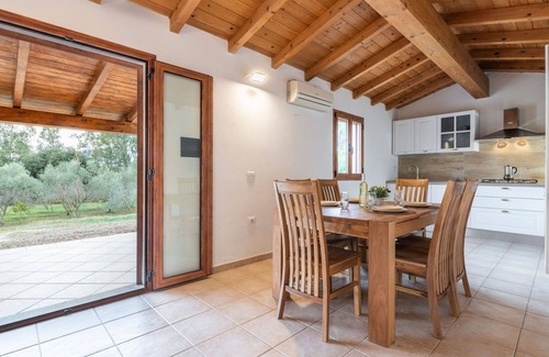 Muravera House | Stunning private villa for 4 guests with A/C, WIFI, TV, pets allowed, panoramic view and parking
