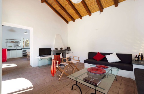 Rovittello Villa | Stunning private villa with WIFI, private pool, TV, terrace, pets allowed, panoramic view, parking